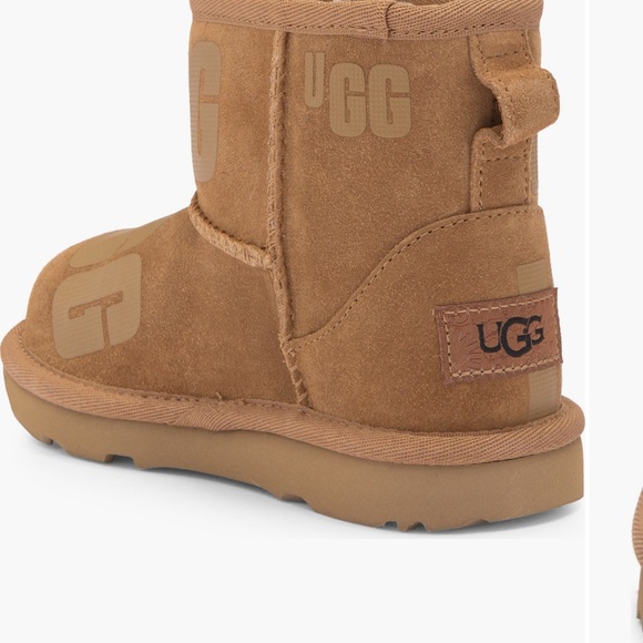T Classic Mini Scatter Graphic UGG New - Picture 2 of 11